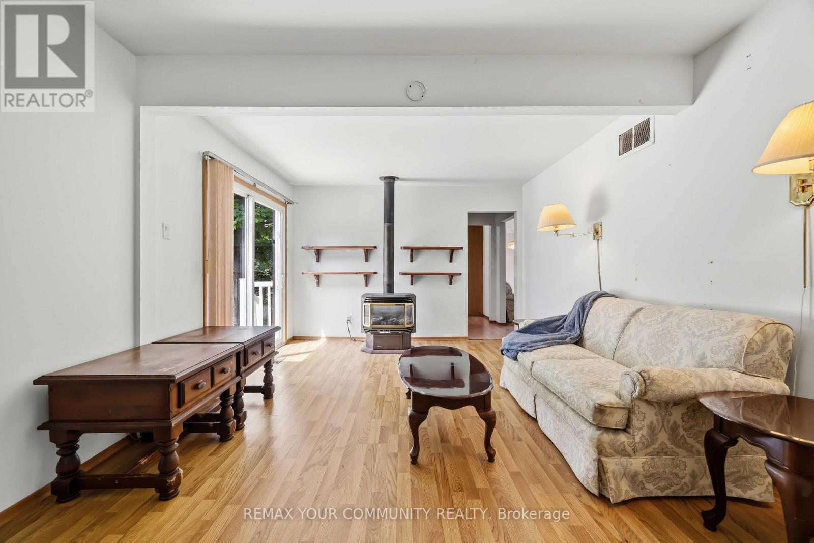 23 LAVIOLETTE AVENUE - 24