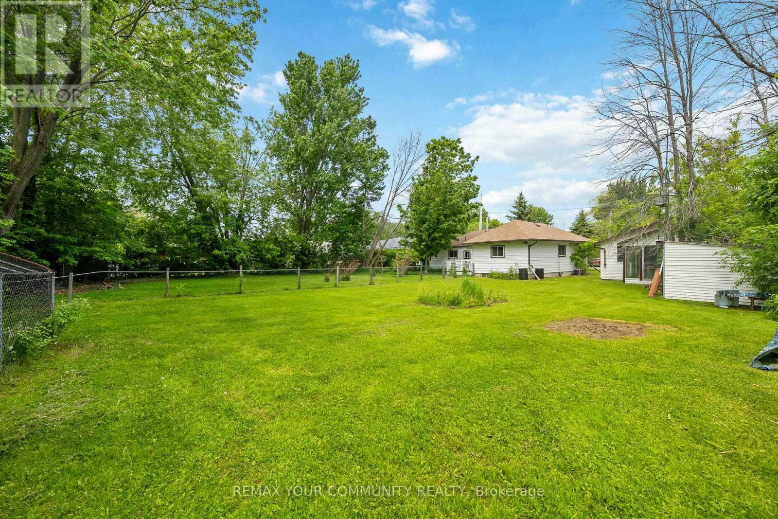 23 LAVIOLETTE AVENUE - 13