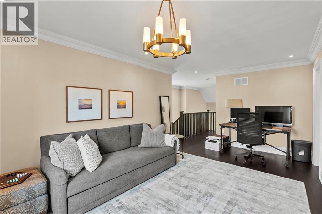 110 W JOHN Street W - 25