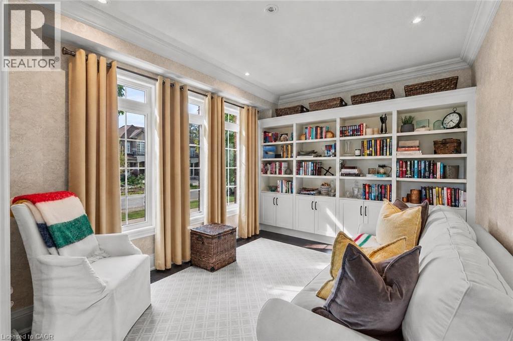 110 W JOHN Street W - 8