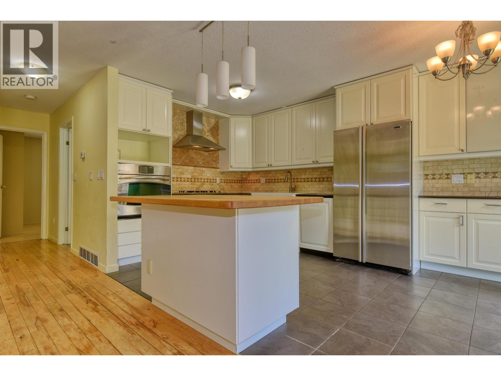 #B 390 N FIRST AVENUE - Image 2