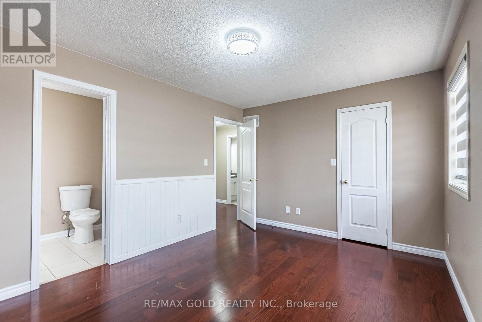 34 WORTHINGTON AVENUE - 23