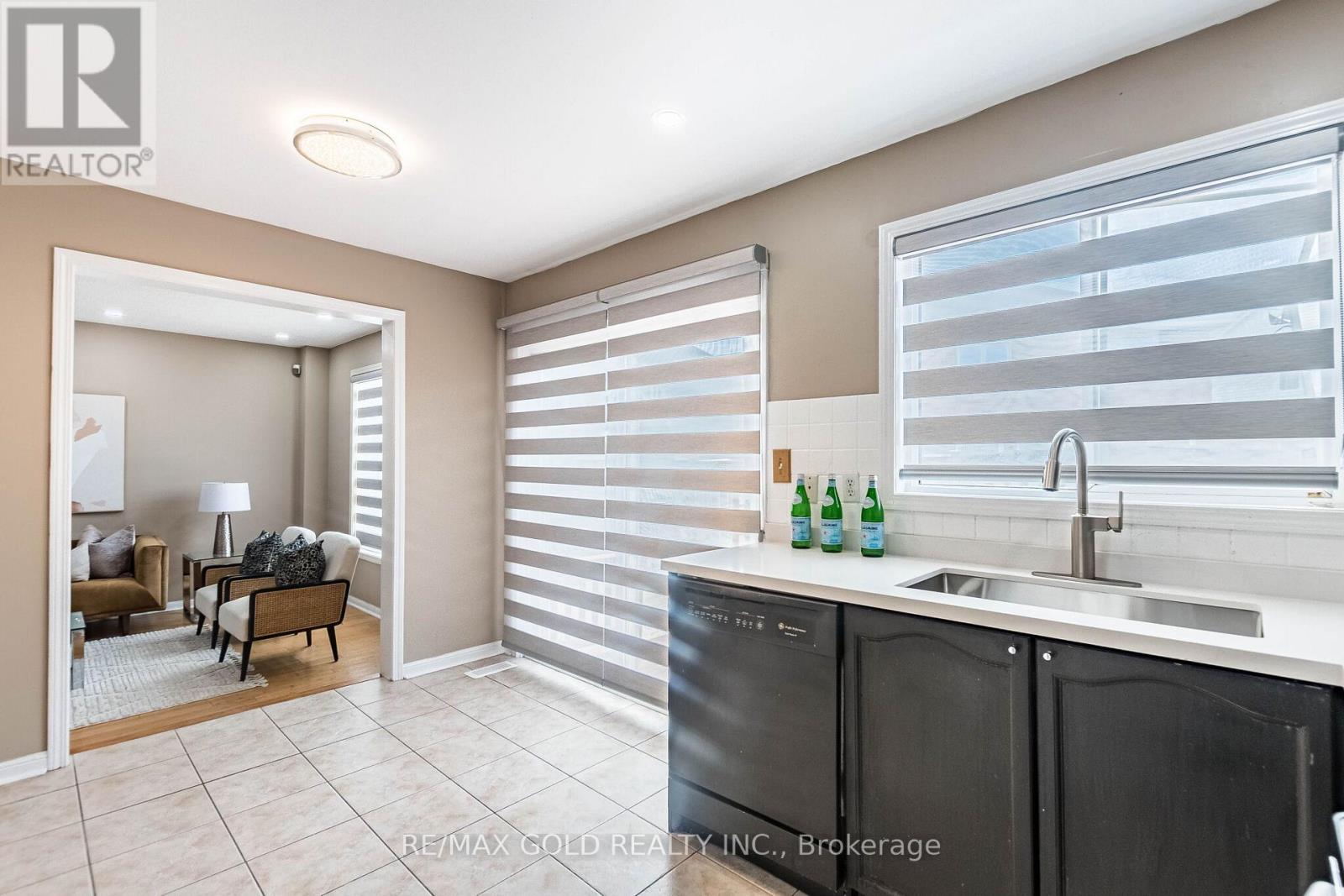 34 WORTHINGTON AVENUE - 16