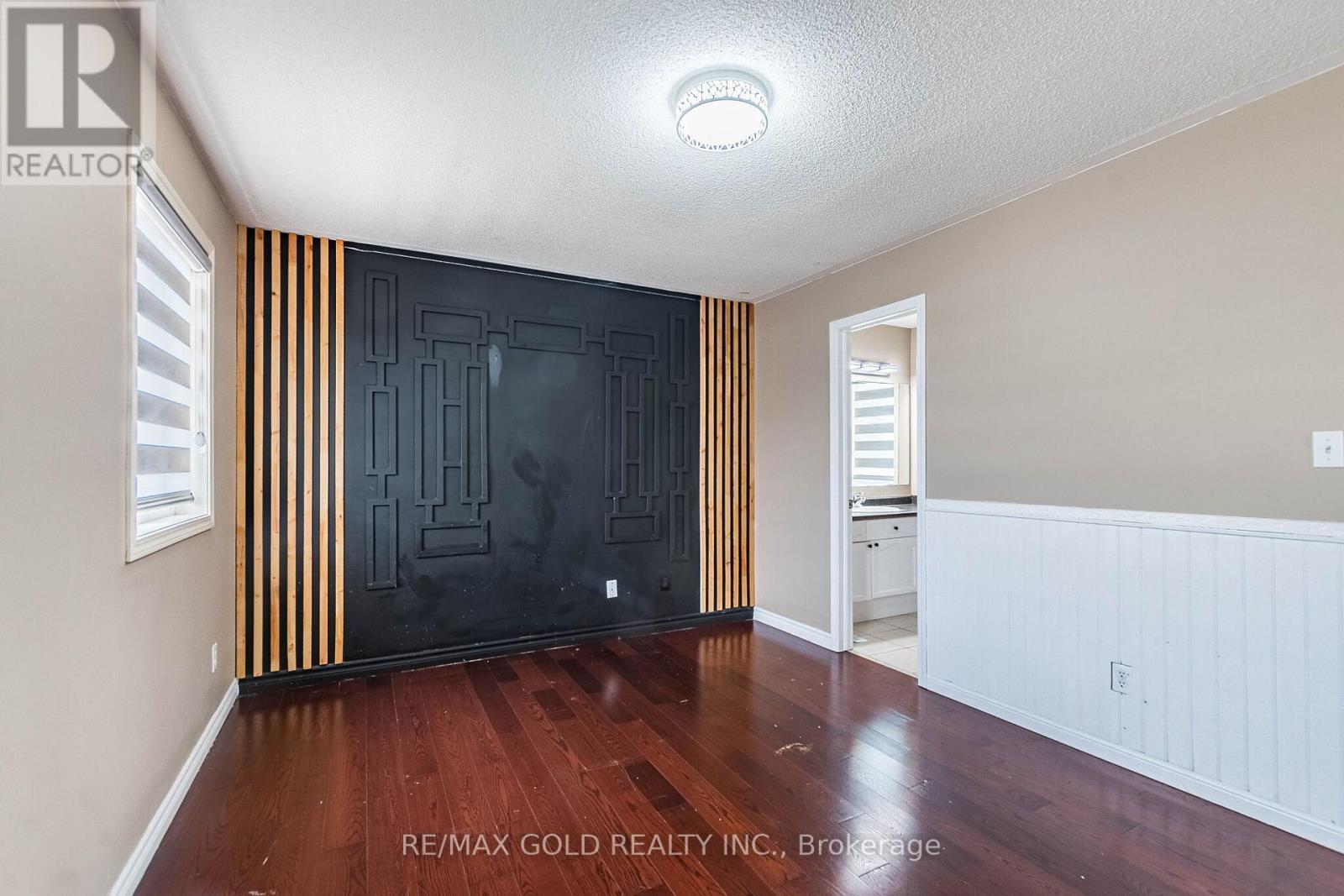 34 WORTHINGTON AVENUE - 22