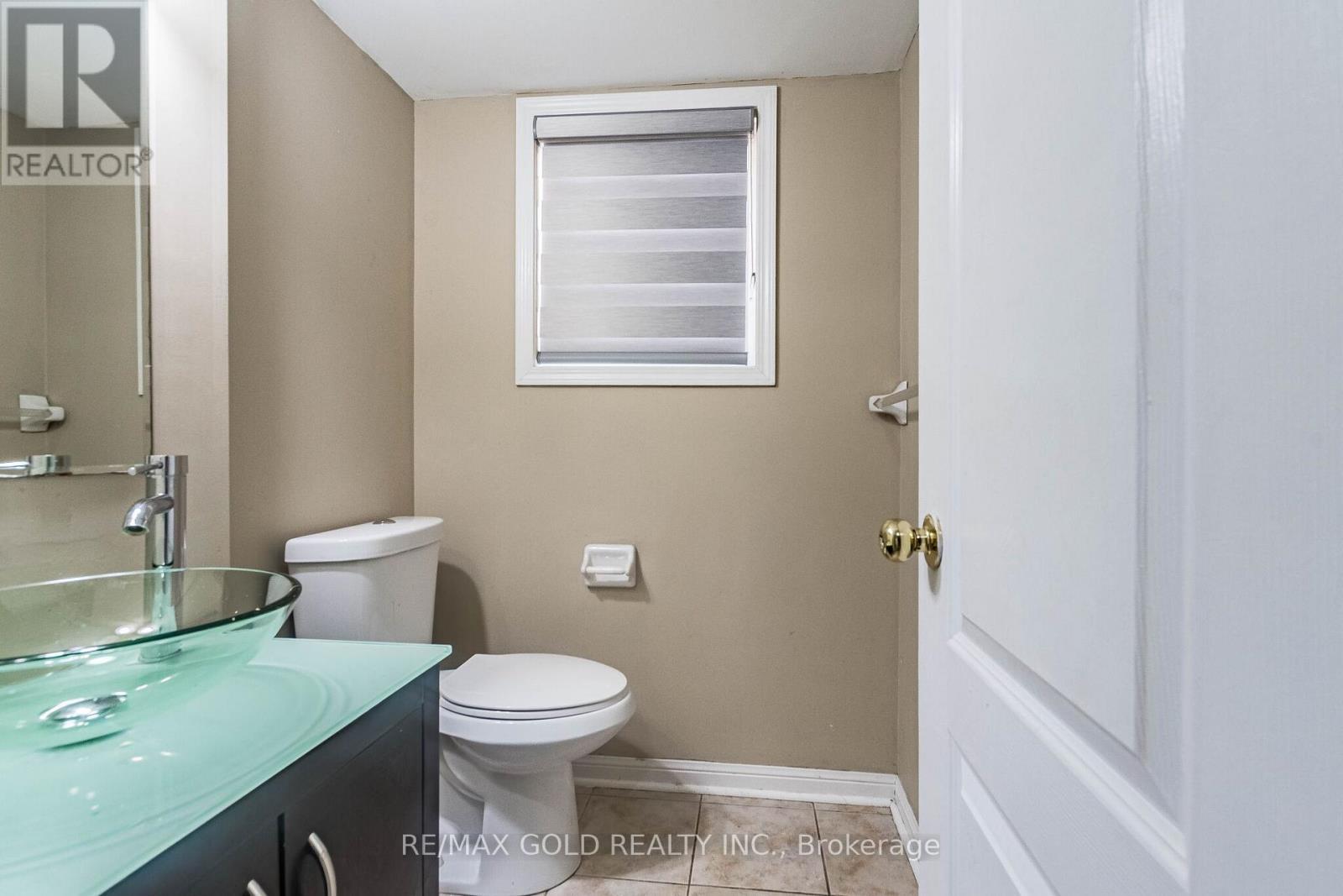 34 WORTHINGTON AVENUE - 18