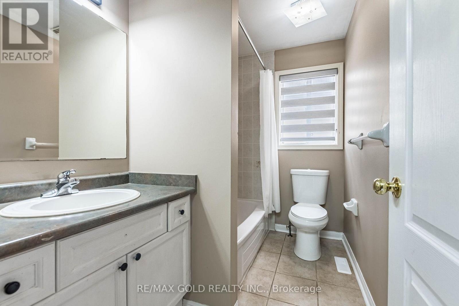 34 WORTHINGTON AVENUE - 28