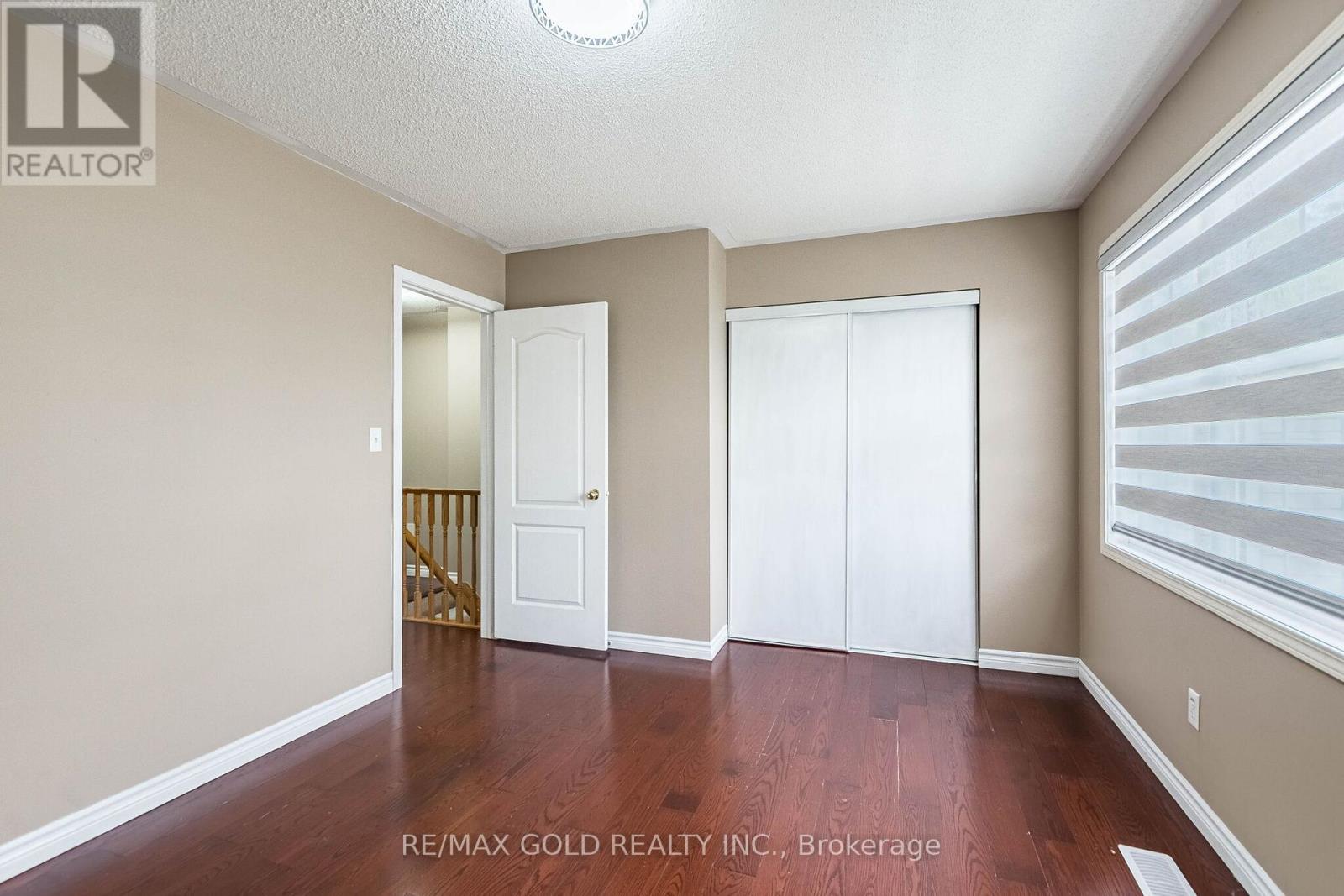 34 WORTHINGTON AVENUE - 26