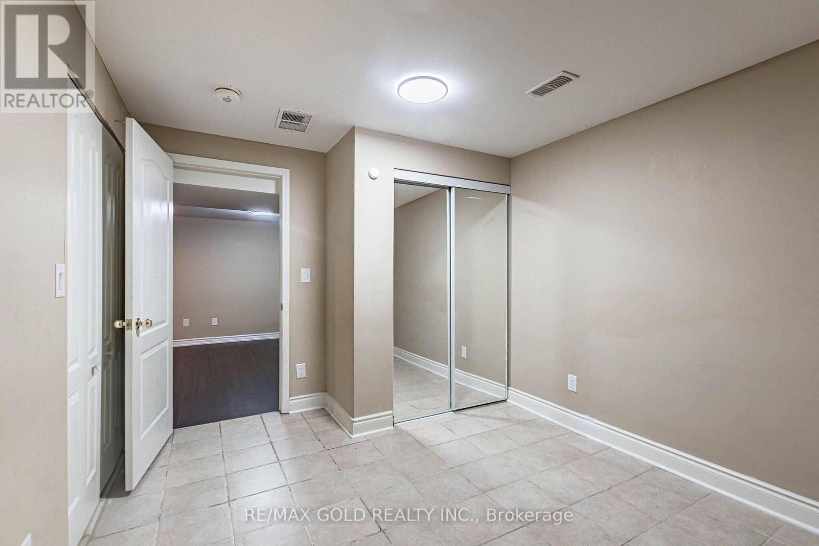 34 WORTHINGTON AVENUE - 32