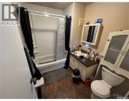 Den - 620 2nd Avenue, Raymore, SK S0A3J0 Photo 8