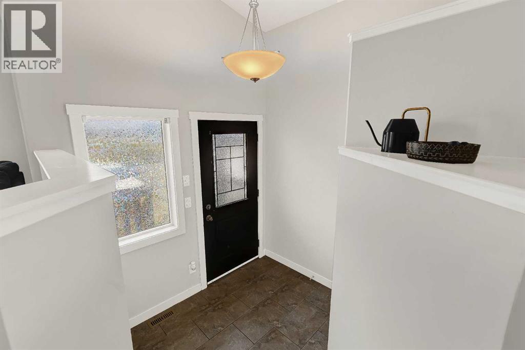 9468 93 Street - photo 2