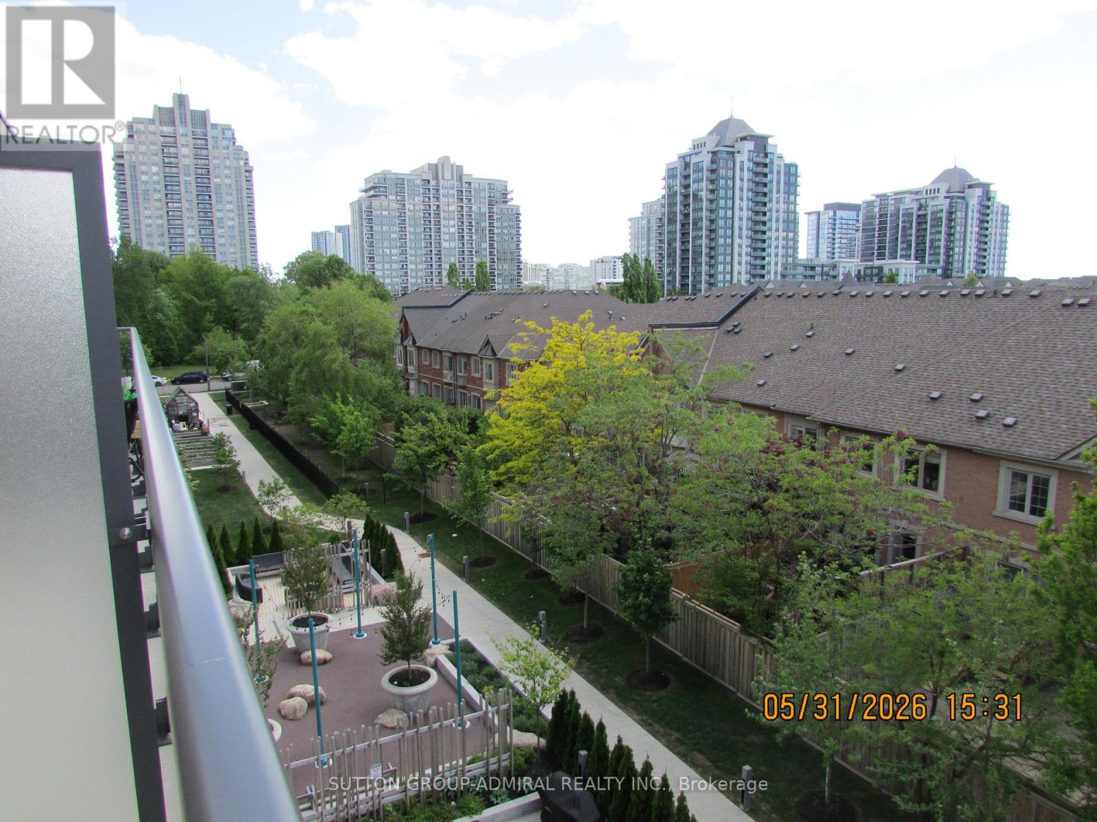 #414 8 BEVERLEY GLEN BOULEVARD - 22
