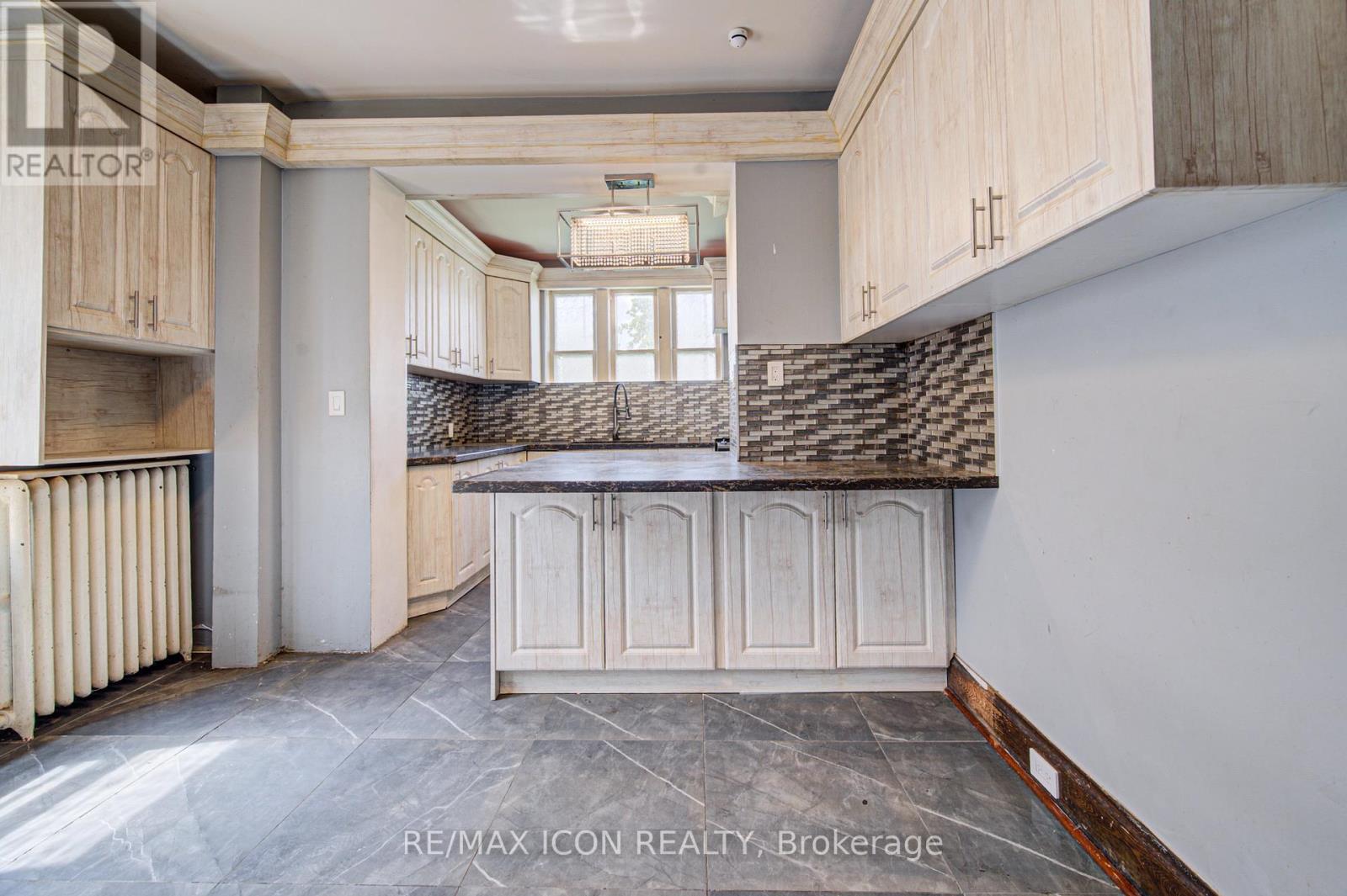 59 IRVIN STREET - 21