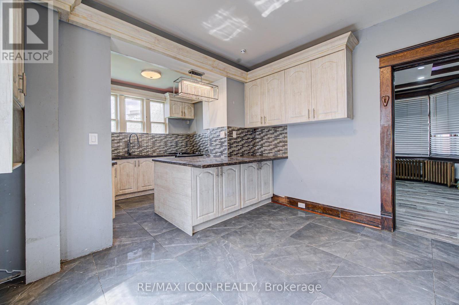 59 IRVIN STREET - 22