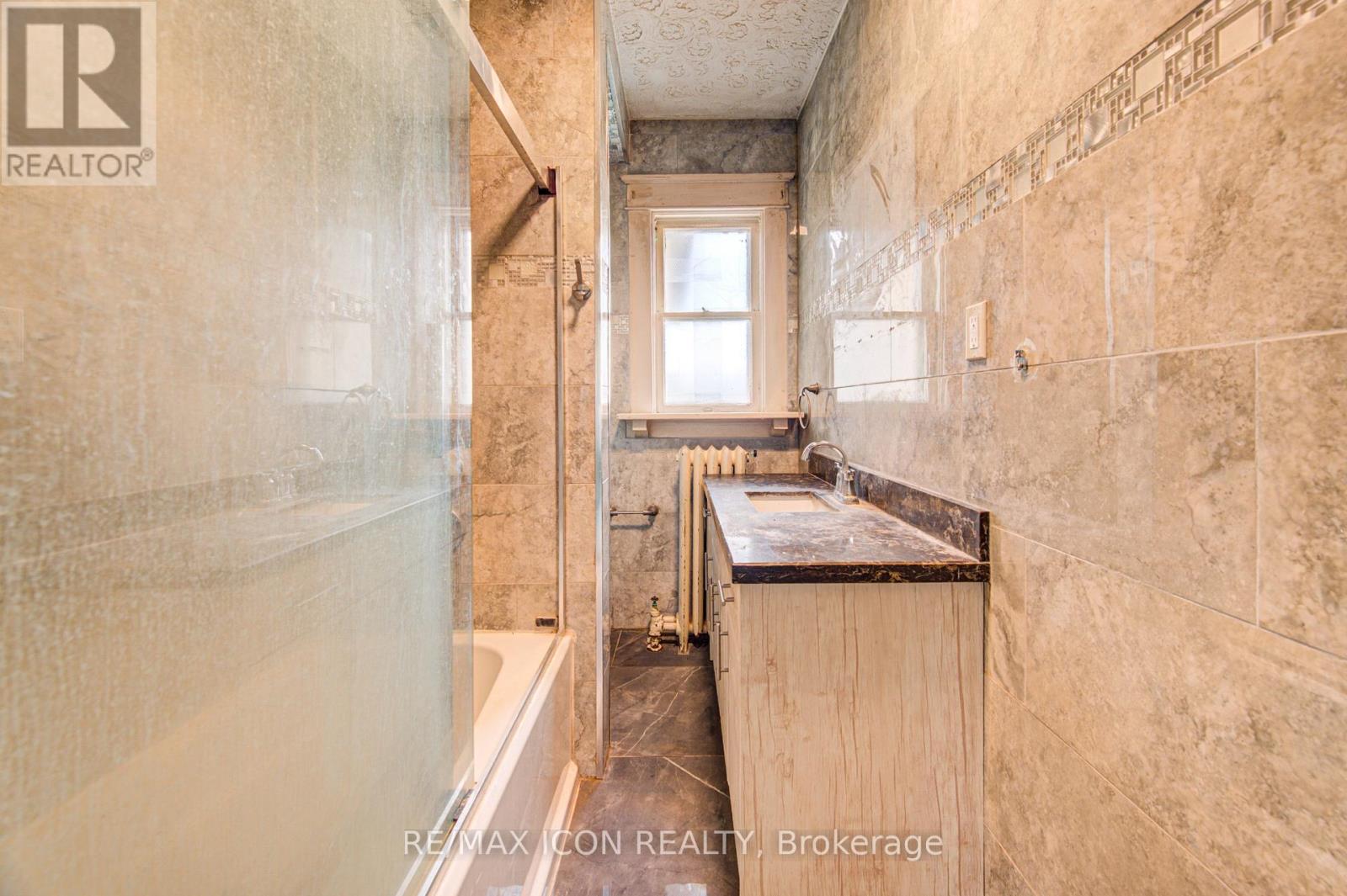 59 IRVIN STREET - 31