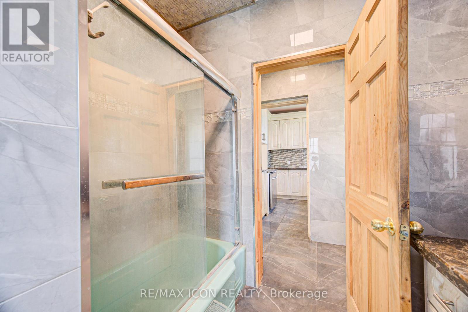 59 IRVIN STREET - 16