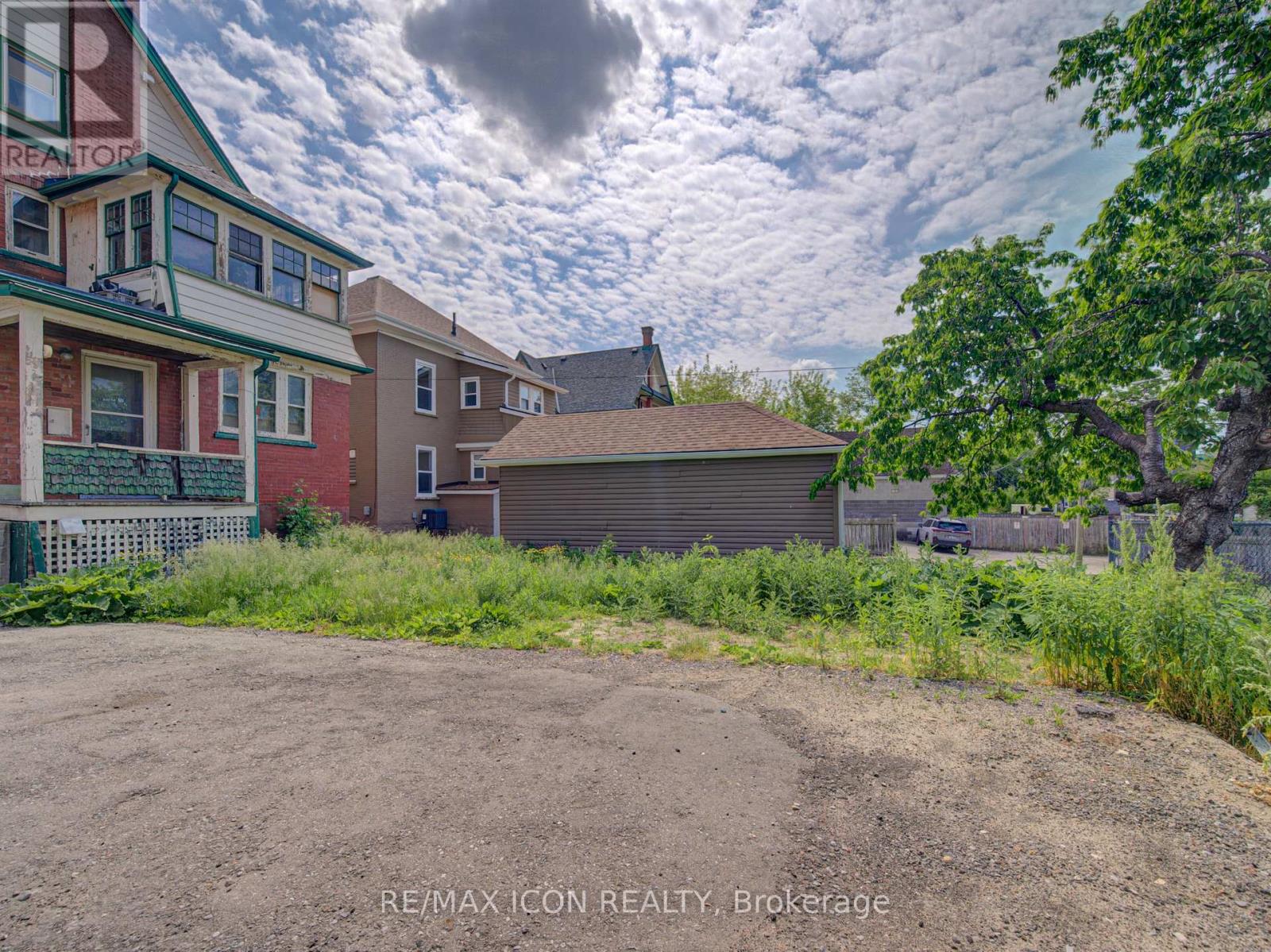 59 IRVIN STREET - 40