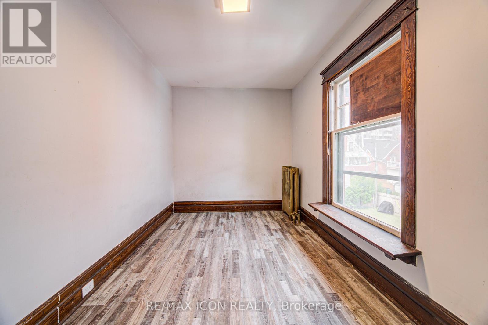 59 IRVIN STREET - 33