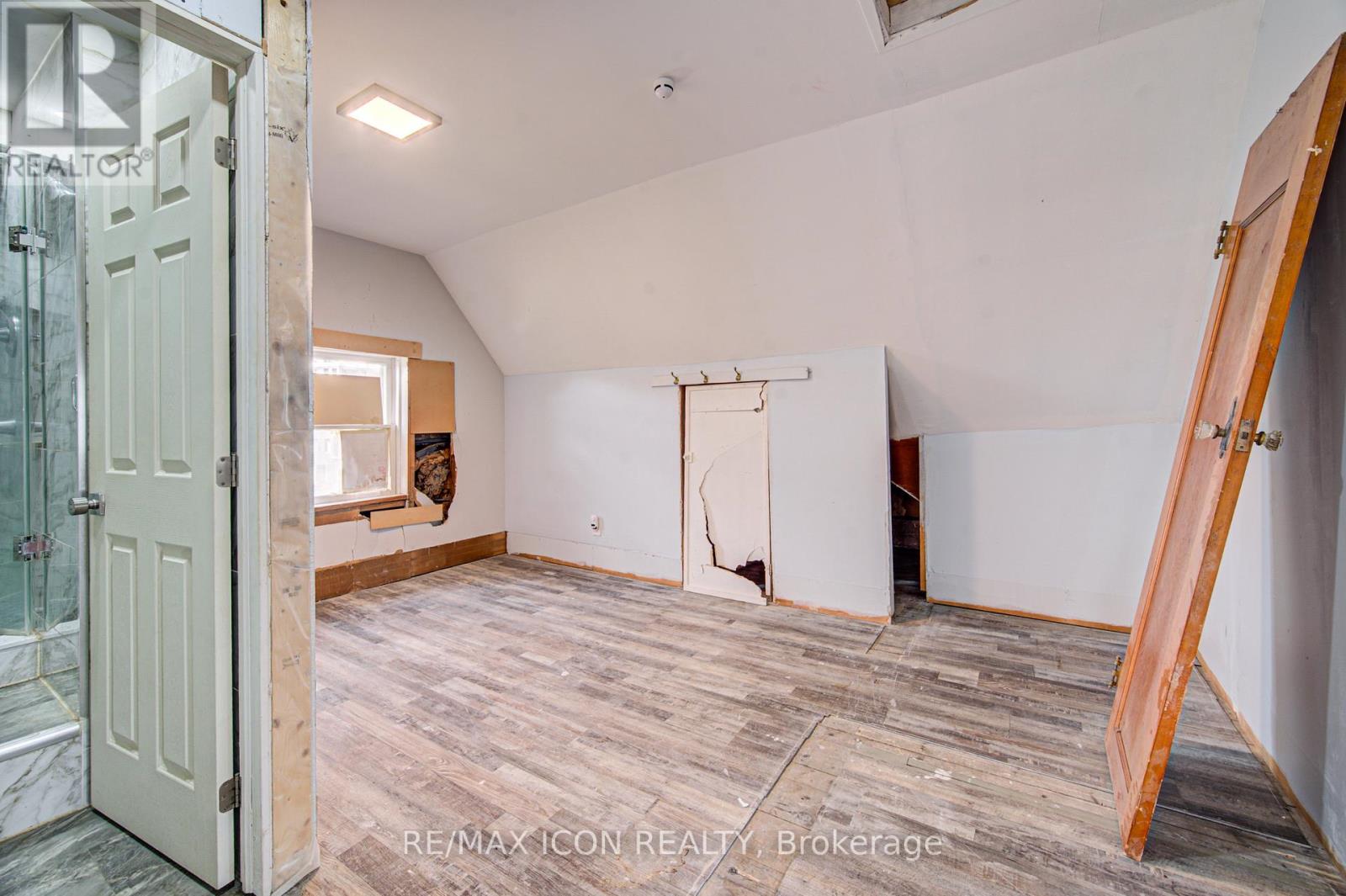 59 IRVIN STREET - 34