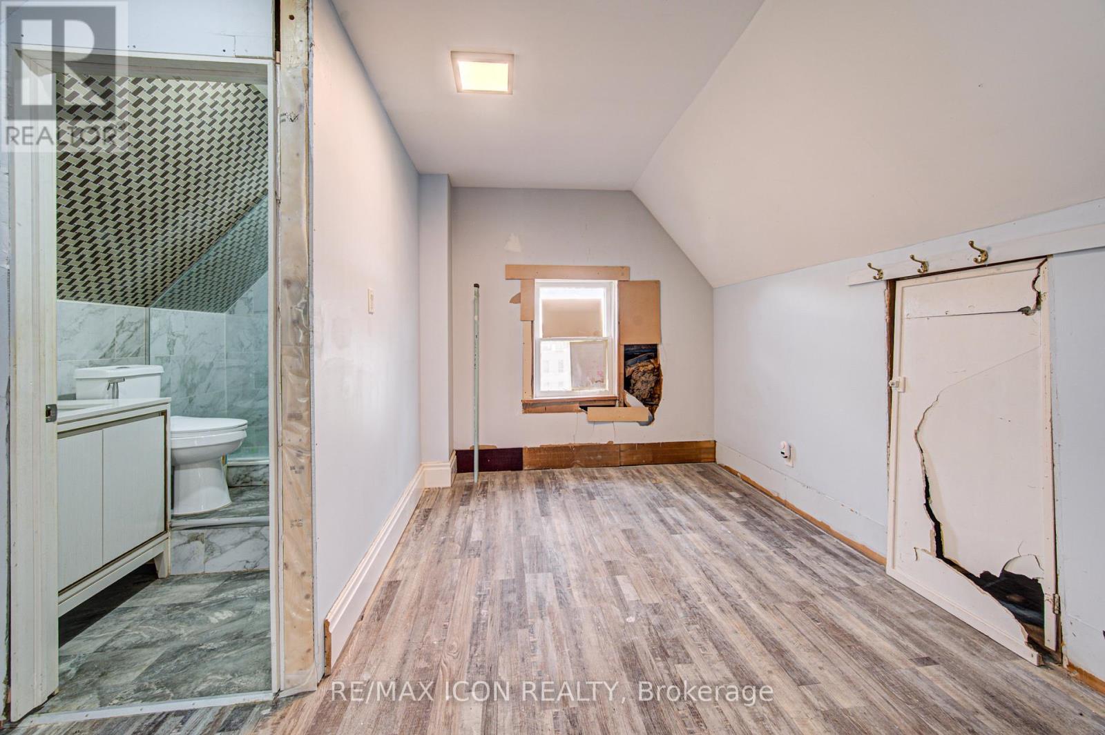 59 IRVIN STREET - 35