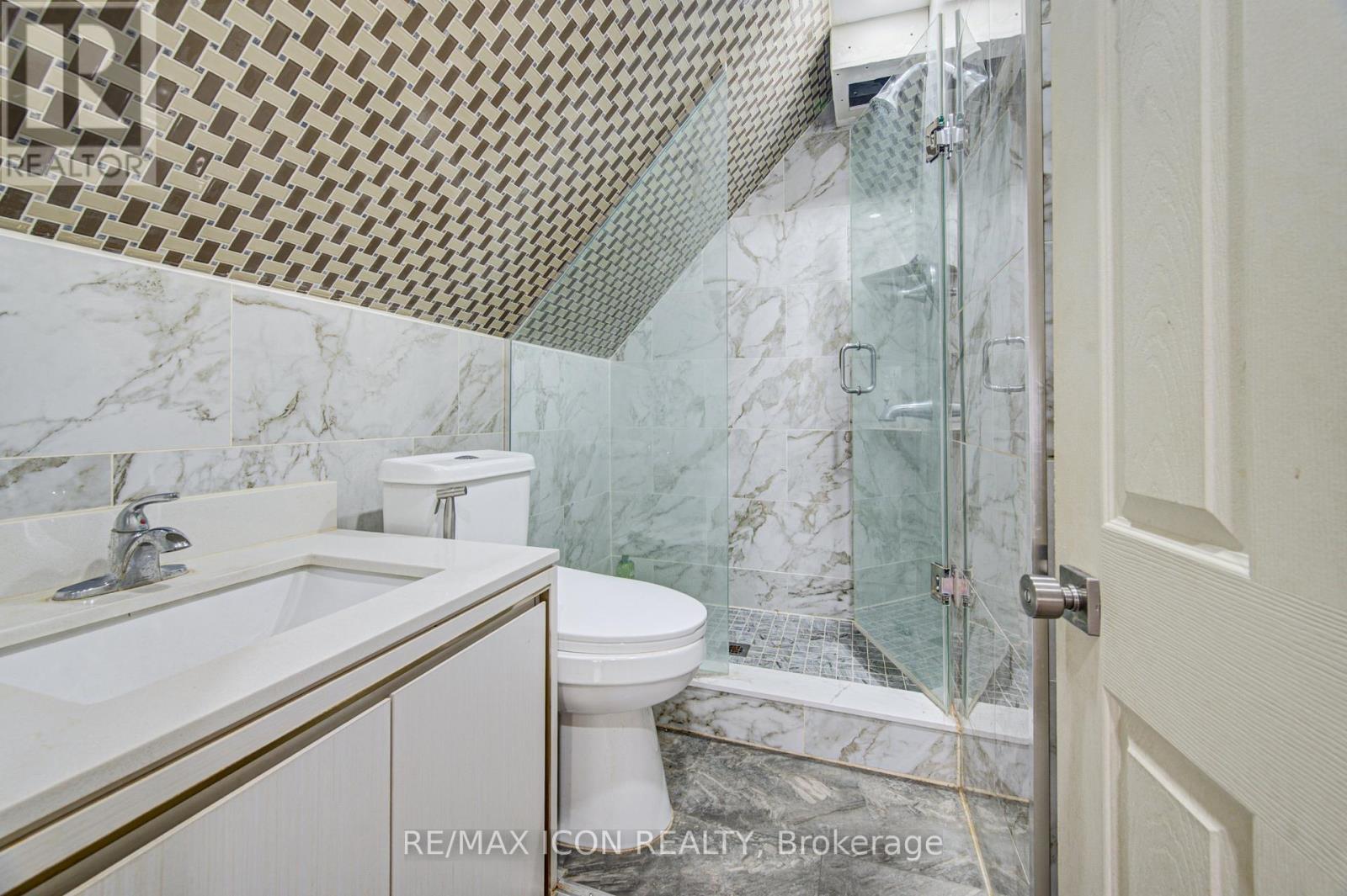 59 IRVIN STREET - 36