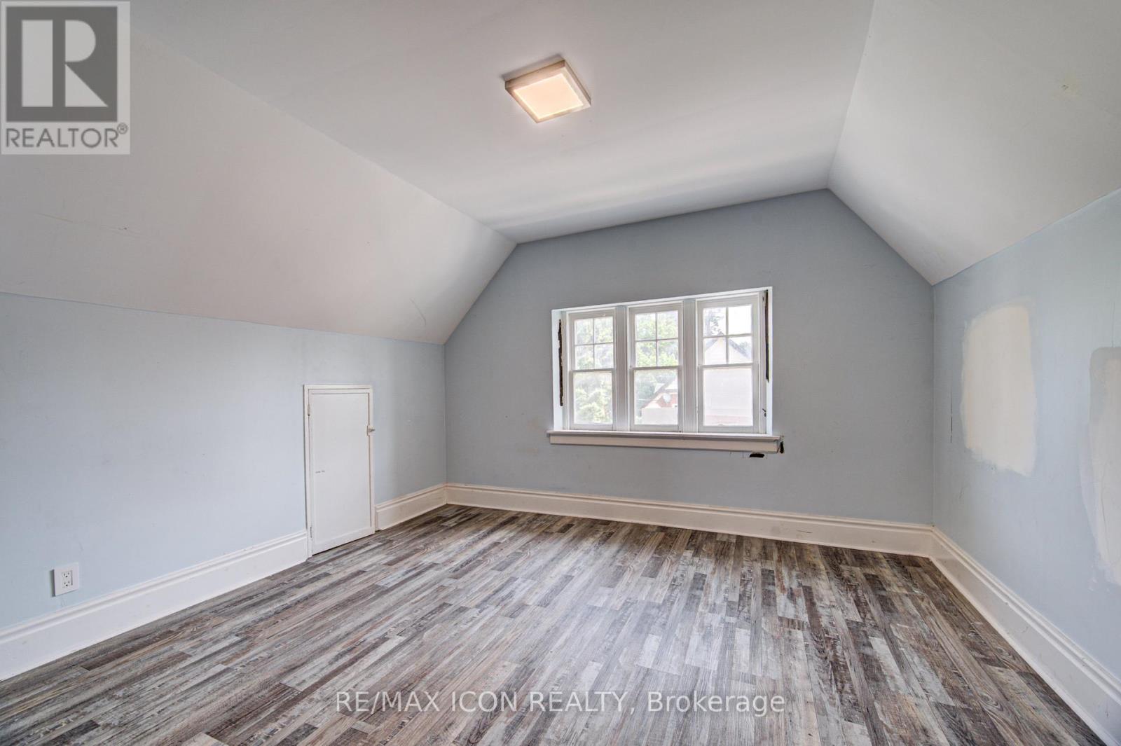 59 IRVIN STREET - 37