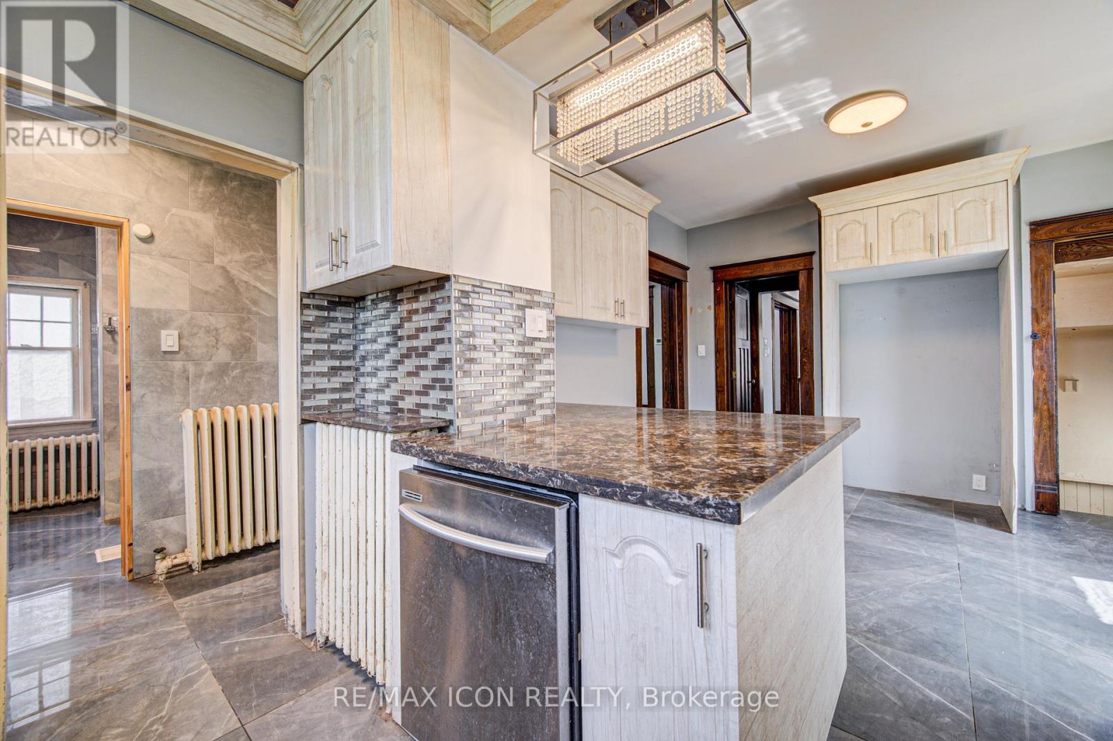 59 IRVIN STREET - 20