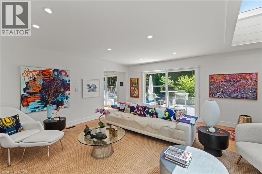 410 VICTORIA Street - 19