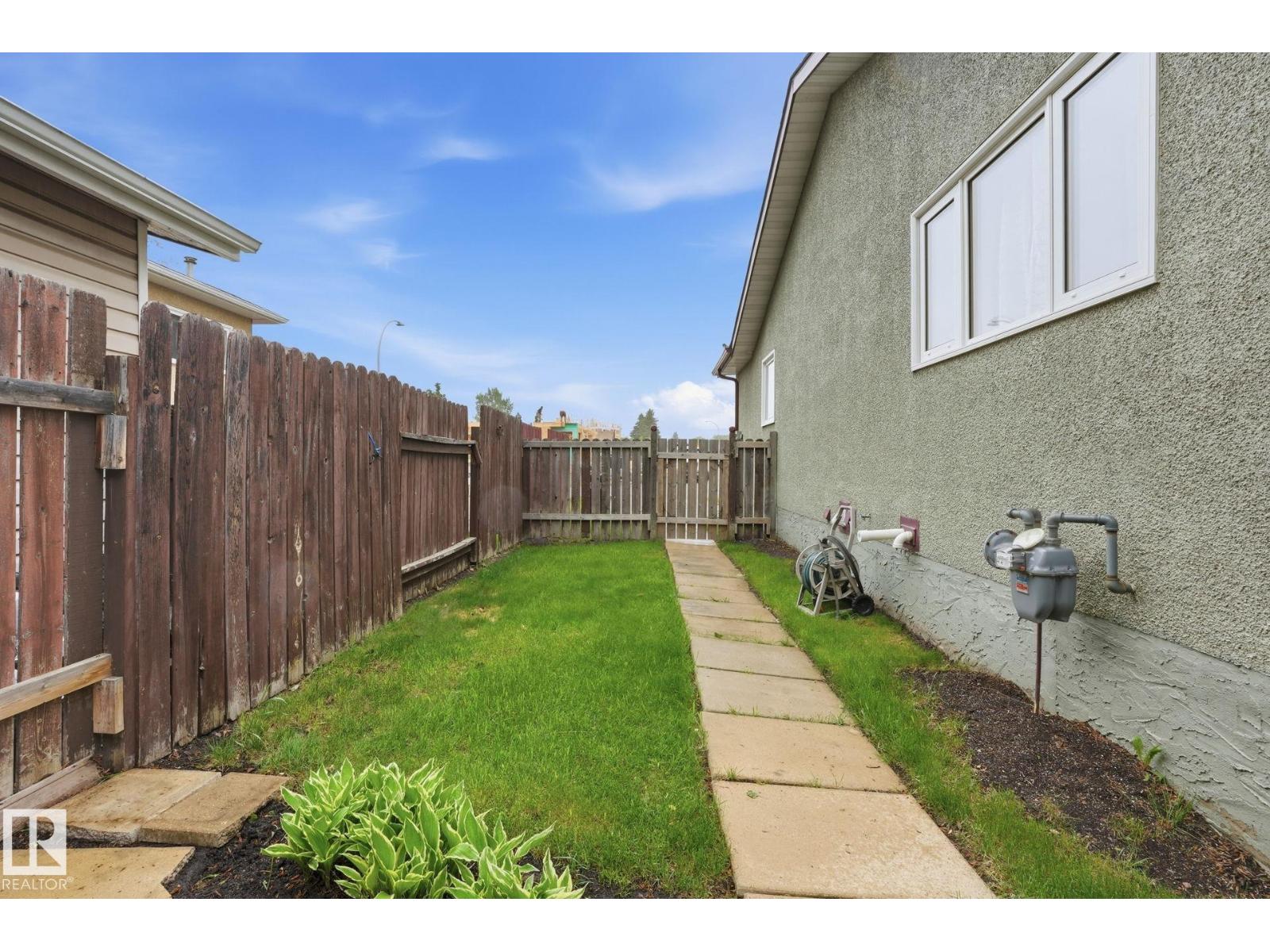 1008 61 ST NW — photo 31