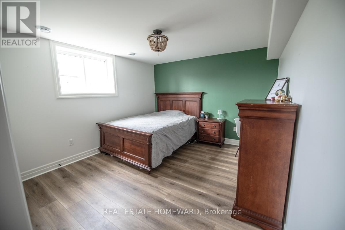 25 VISTA CRESCENT - 22