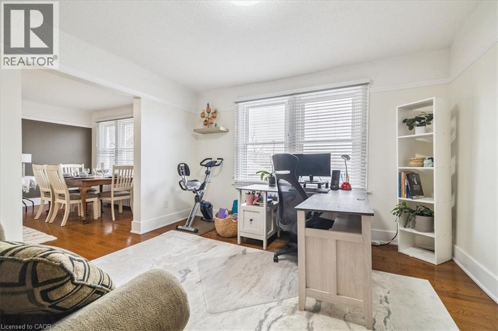 #6 21 MOUNTWOOD Avenue - 18