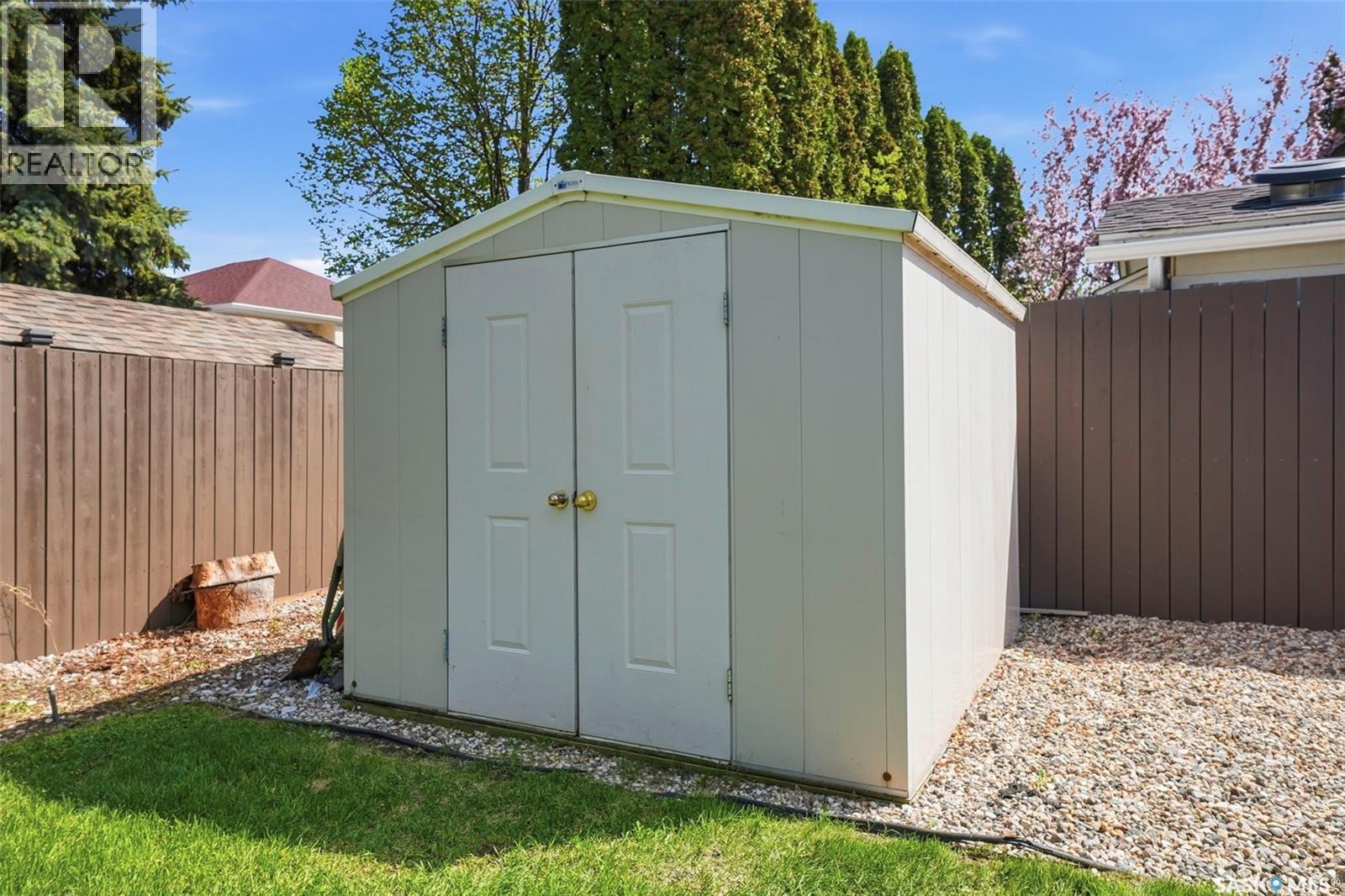 610 Bronson CRESCENT — photo 43