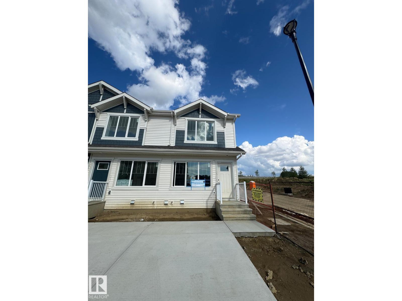 3 18640 18 AV NW - 1