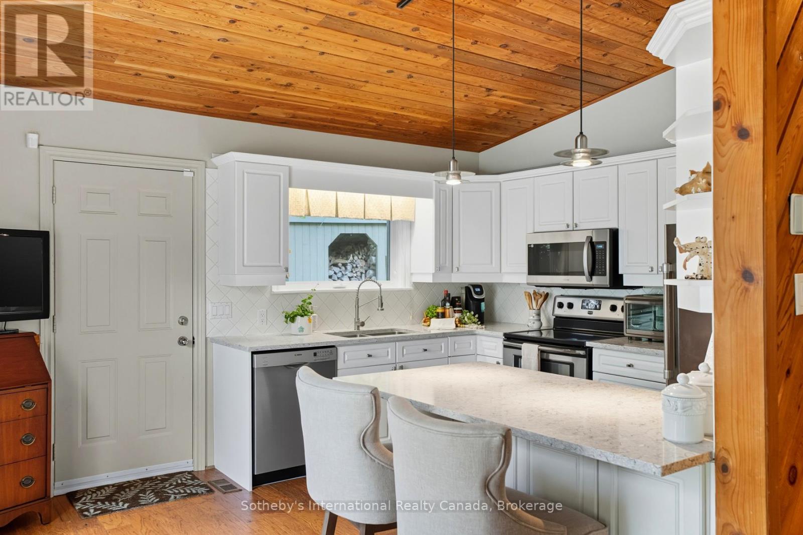 20 FISH ROCK ROAD - 20