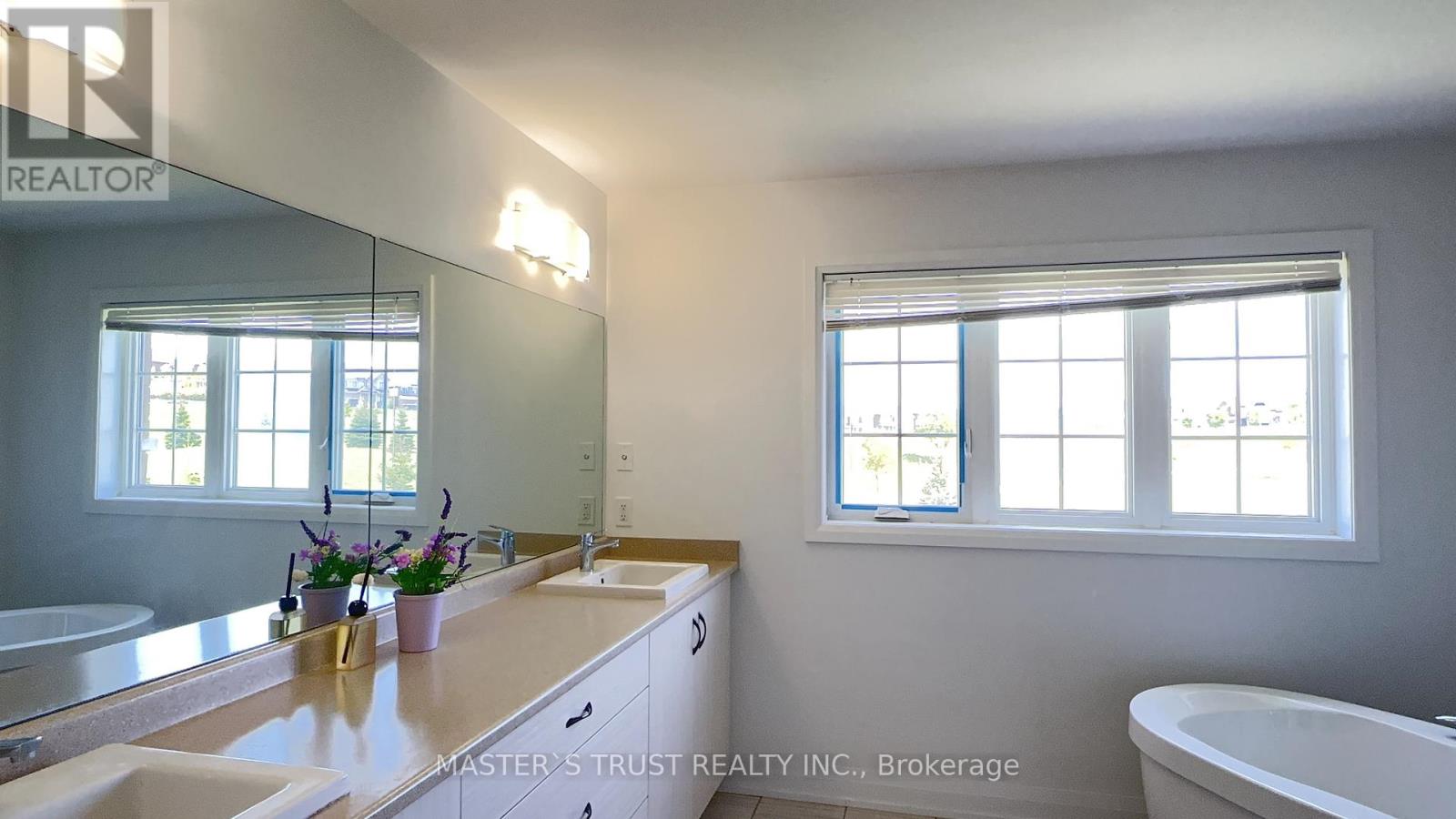 102 FRANK KELLY DRIVE - 27