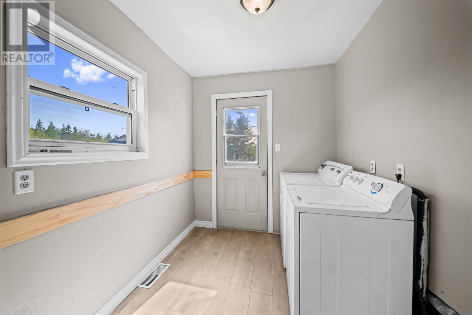 1144 Ellerslie Road - 14