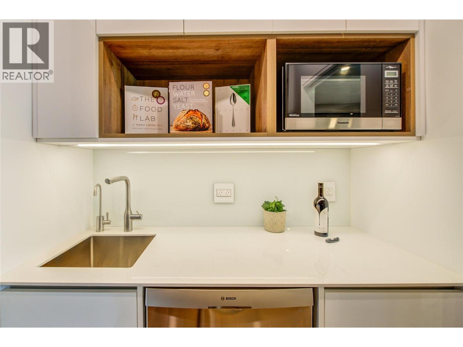 1156 Sunset Drive Unit# 124, Kelowna