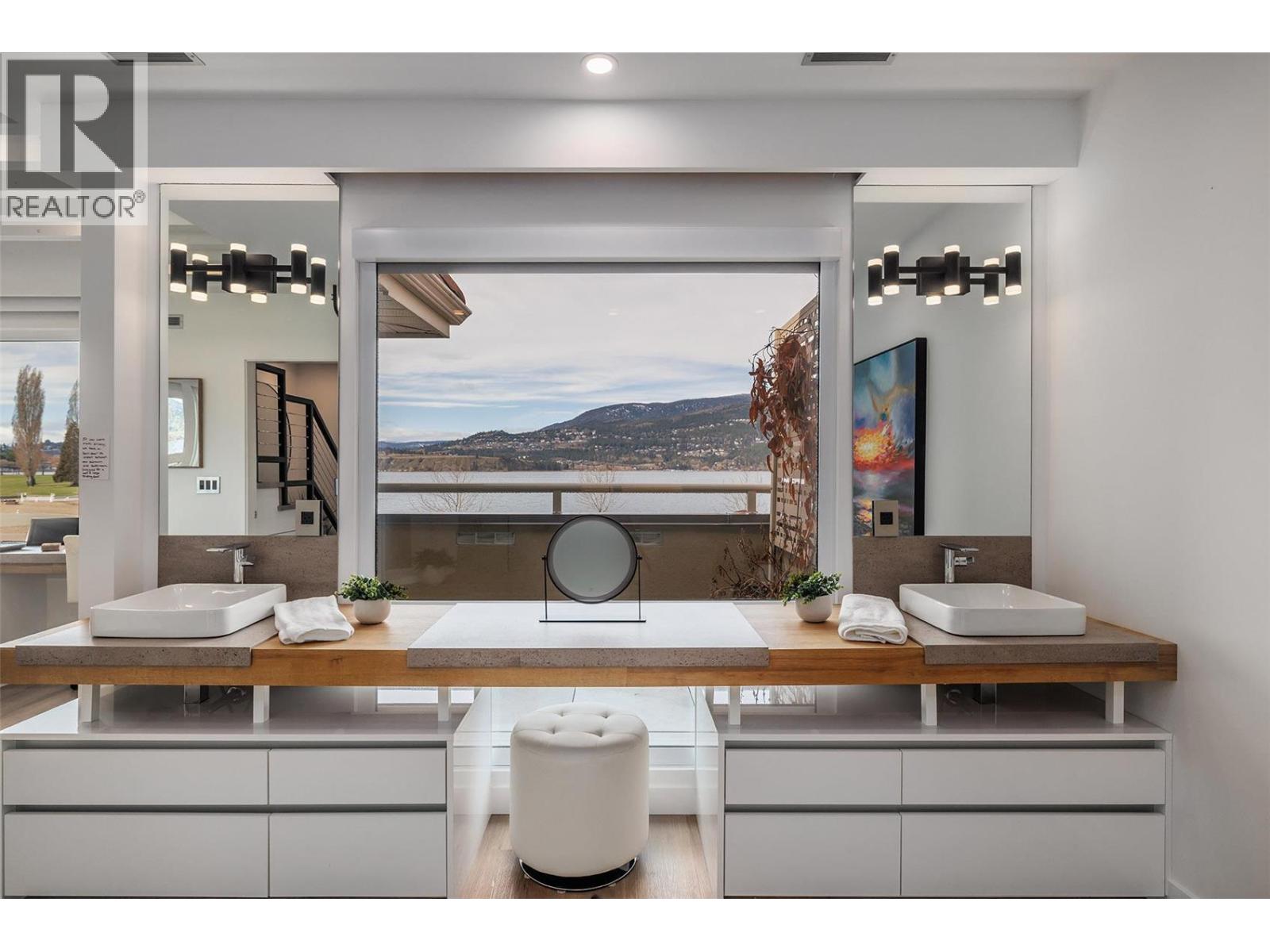 1156 Sunset Drive Unit# 124, Kelowna