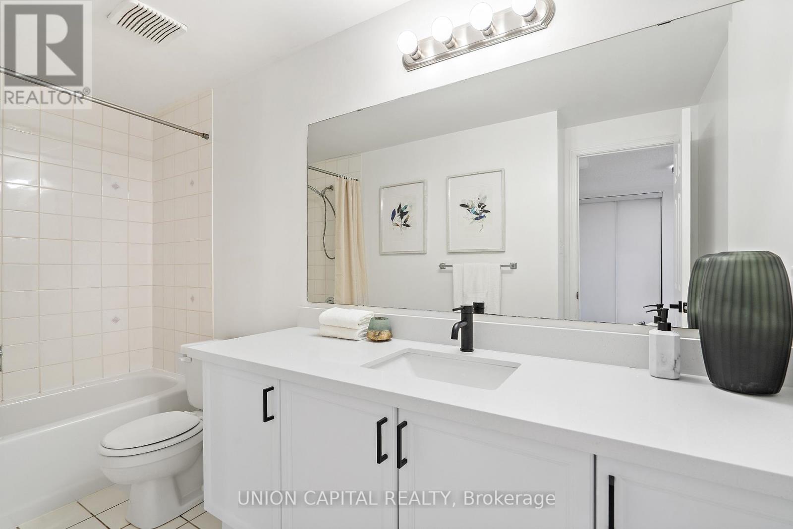 #106 2555 THOMAS STREET - 30