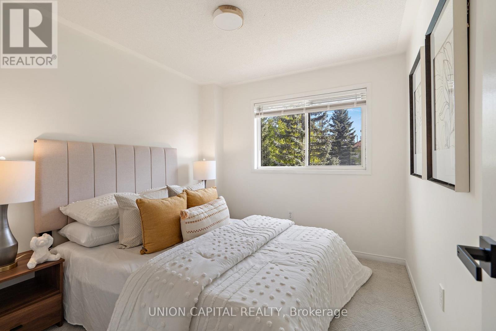 #106 2555 THOMAS STREET - 31