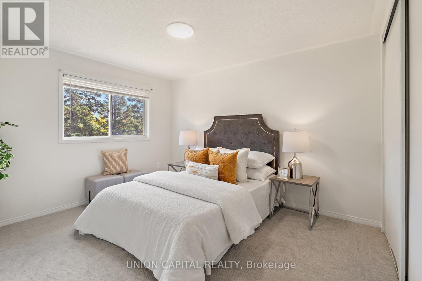 #106 2555 THOMAS STREET - 33