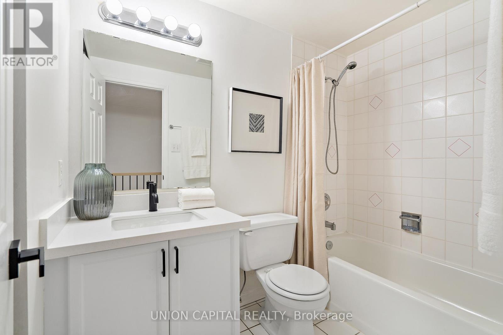 #106 2555 THOMAS STREET - 35