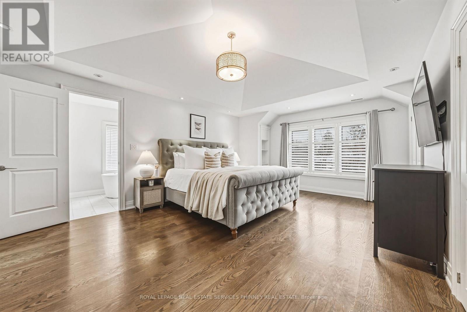 52 JOYMAR DRIVE - 22