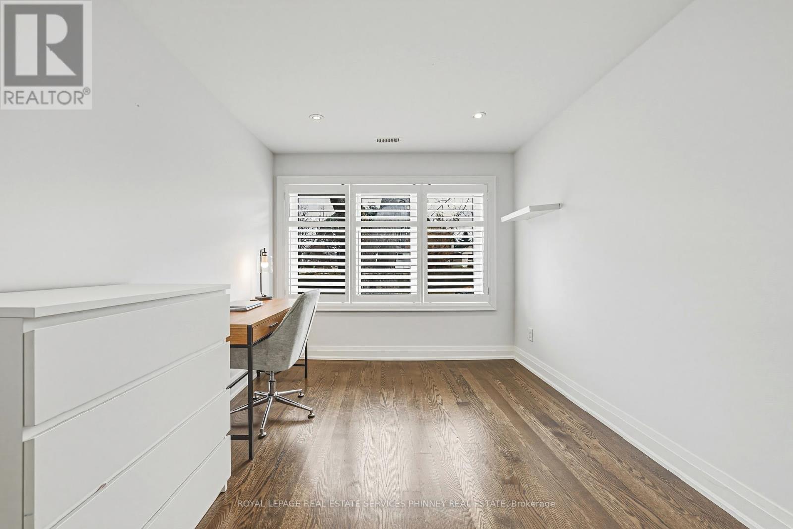 52 JOYMAR DRIVE - 26