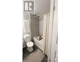 Upper Floor - 30 Woodward Avenue, London North, ON N6H2G7 Photo 6