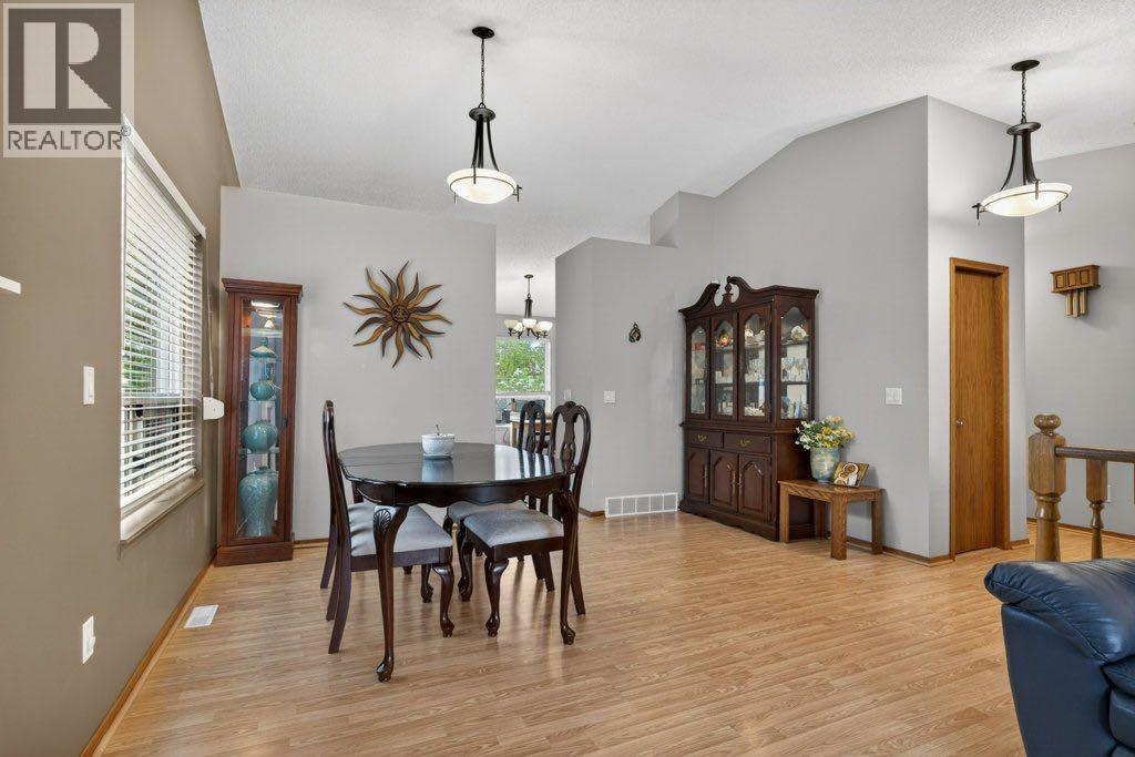 156 Rivercroft Close SE - 10