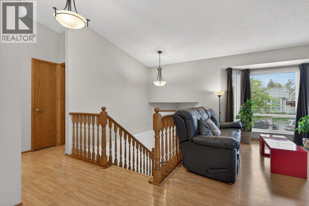 156 Rivercroft Close SE - 4