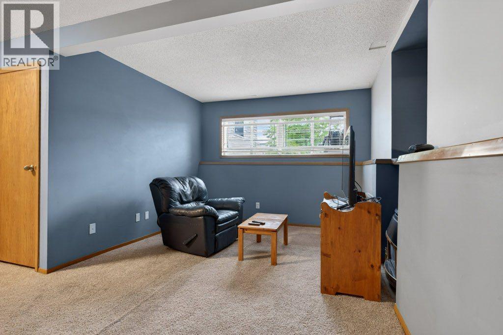 156 Rivercroft Close SE - 31