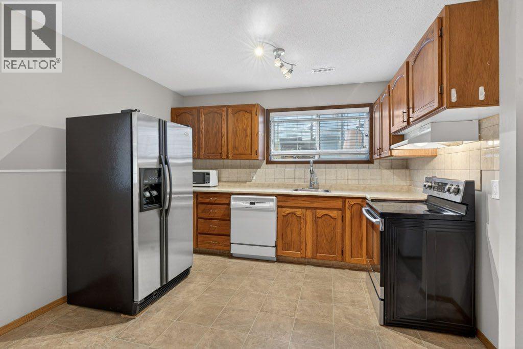 156 Rivercroft Close SE - 36