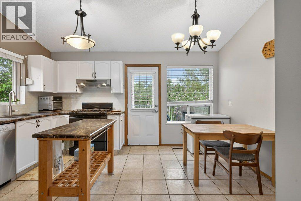 156 Rivercroft Close SE - 12