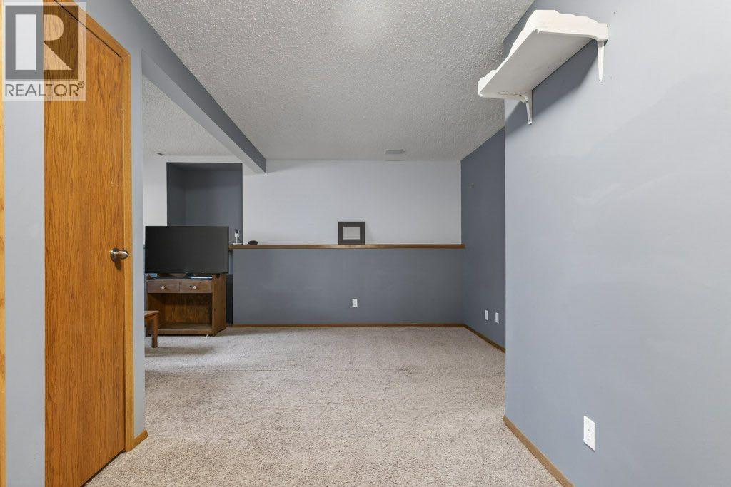 156 Rivercroft Close SE - 29